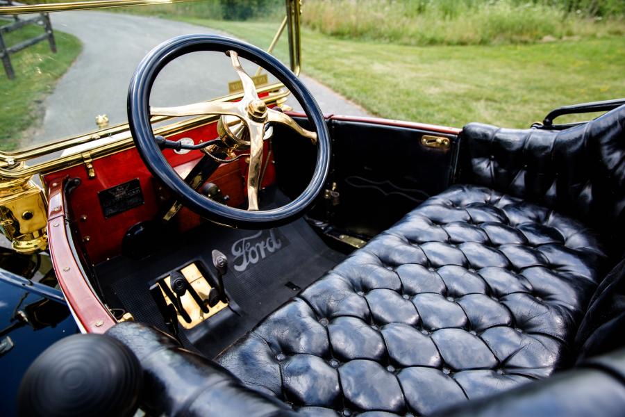 Интерьер Ford Model T Torpedo Runabout 1912 года  (фото 15 из 25)